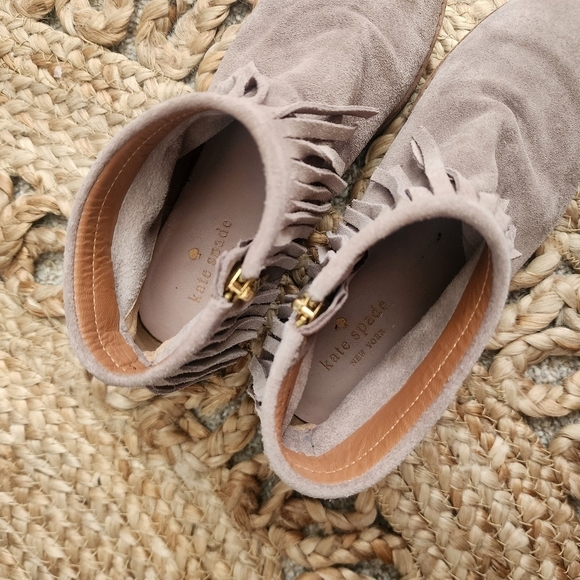 Kate Spade Gray Suede Fringe Side Zip Ankle Booties Boho Minimalist Chic 6.5 - Picture 9 of 12